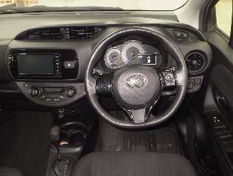 TOYOTA VITZ 2018 Image 6