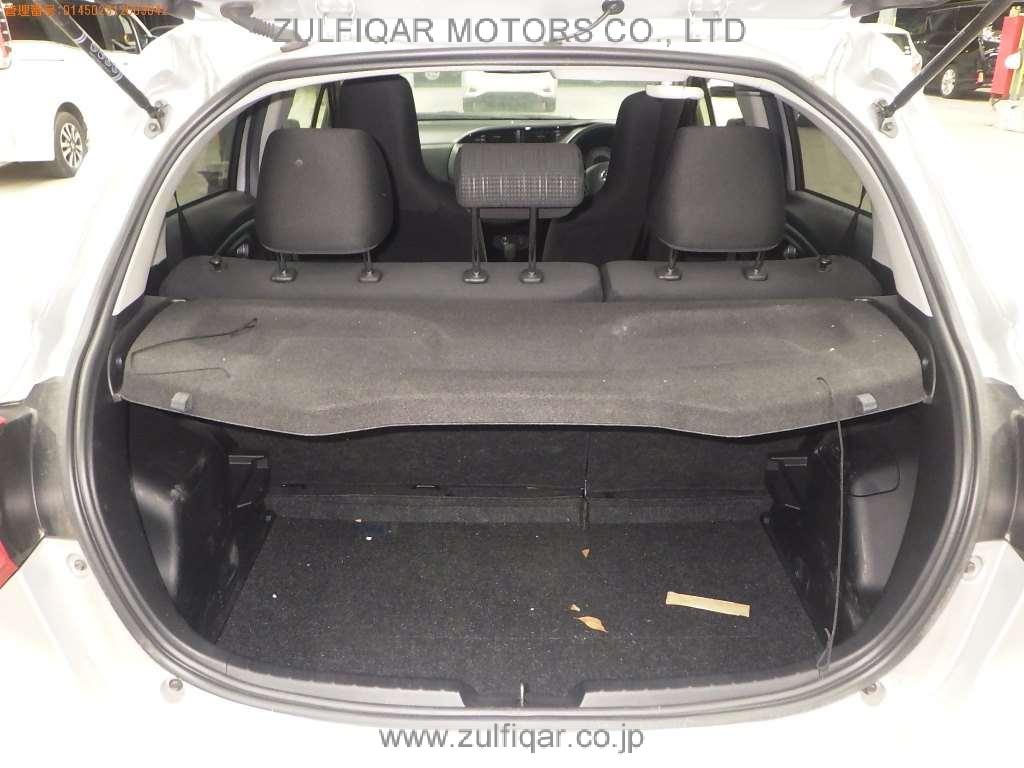 TOYOTA VITZ 2018 Image 8