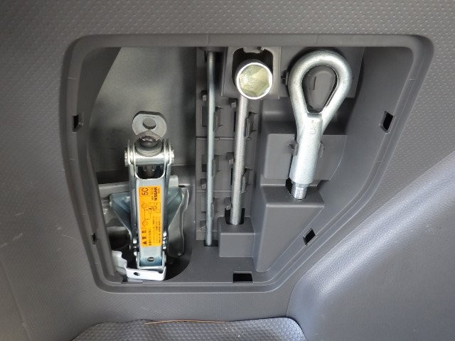 NISSAN NV150 AD 2018 Image 26