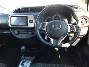 TOYOTA VITZ 2016 Image 6