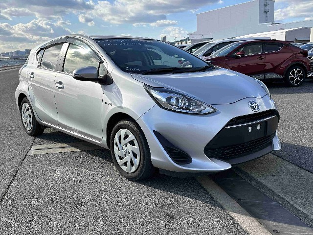 TOYOTA AQUA 2018 Image 21