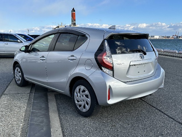 TOYOTA AQUA 2018 Image 23