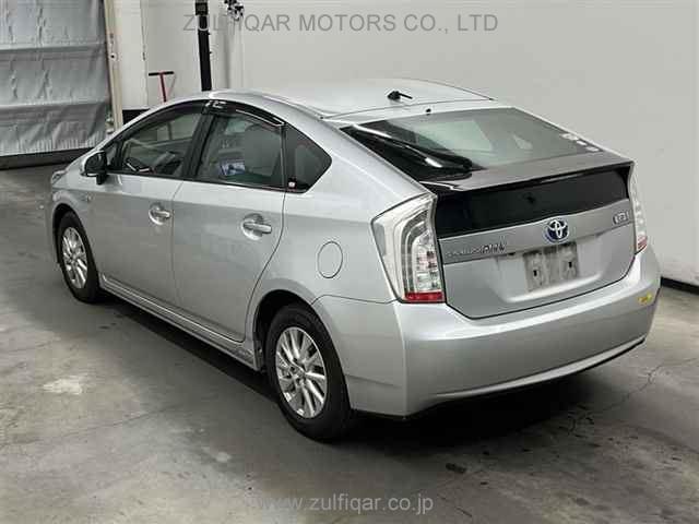 TOYOTA PRIUS PHV 2015 Image 2