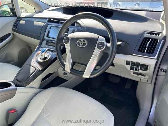 TOYOTA PRIUS PHV 2015 Image 3