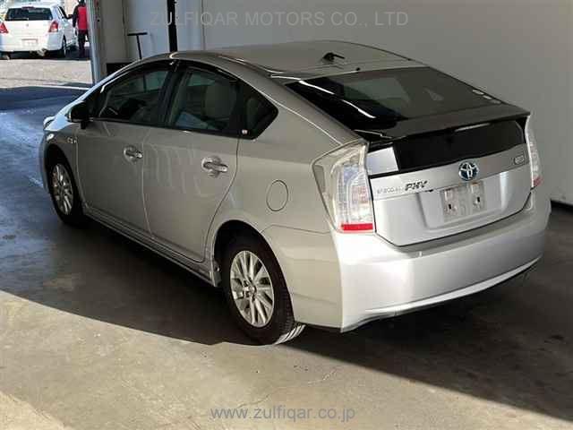 TOYOTA PRIUS PHV 2015 Image 2