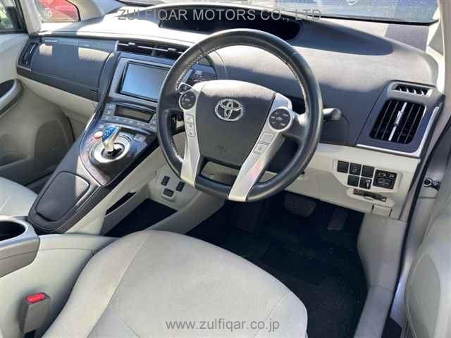 TOYOTA PRIUS PHV 2015 Image 3