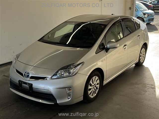 TOYOTA PRIUS PHV 2015 Image 4