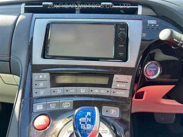 TOYOTA PRIUS PHV 2015 Image 6