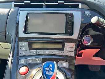 TOYOTA PRIUS PHV 2015 Image 6