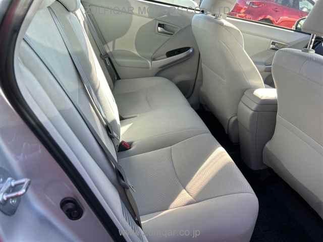 TOYOTA PRIUS PHV 2015 Image 8