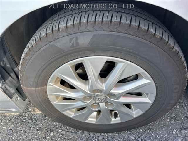 TOYOTA PRIUS PHV 2015 Image 9