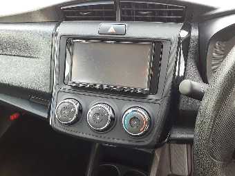 TOYOTA COROLLA AXIO 2018 Image 10