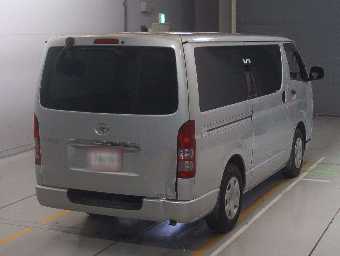 TOYOTA HIACE 2012 Image 2