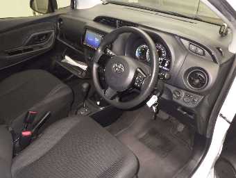 TOYOTA VITZ 2018 Image 5