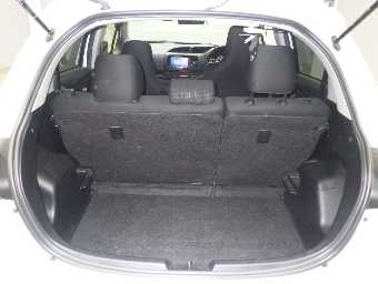 TOYOTA VITZ 2018 Image 8