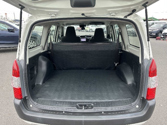 TOYOTA SUCCEED 2018 Image 19