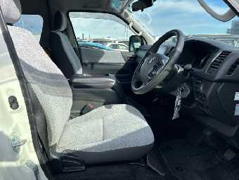 TOYOTA HIACE BUS 2020 Image 18