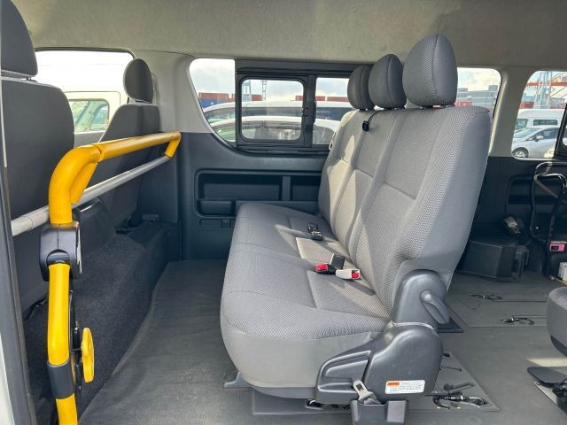 TOYOTA HIACE BUS 2020 Image 27