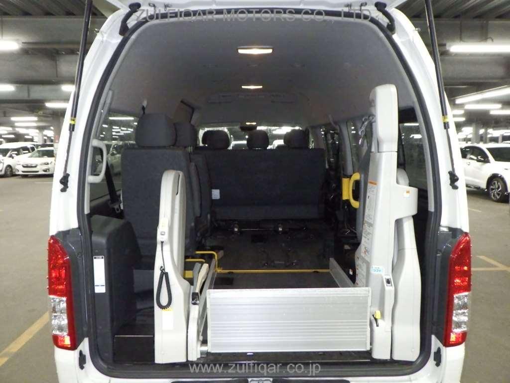 TOYOTA HIACE BUS 2020 Image 8