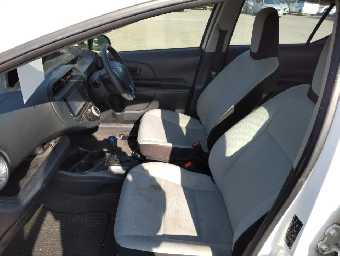 TOYOTA AQUA 2018 Image 14