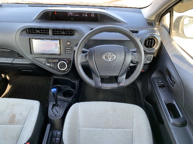 TOYOTA AQUA 2018 Image 23