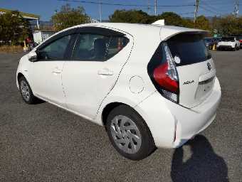 TOYOTA AQUA 2018 Image 4
