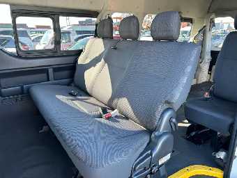 TOYOTA HIACE BUS 2017 Image 15
