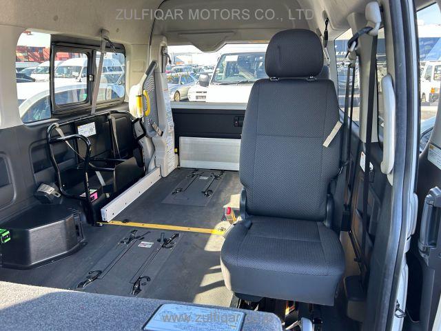 TOYOTA HIACE BUS 2017 Image 22