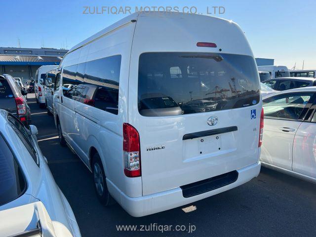 TOYOTA HIACE BUS 2017 Image 9