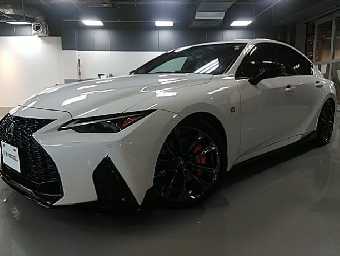 LEXUS IS 2022 Image 1