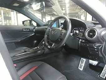 LEXUS IS 2022 Image 9