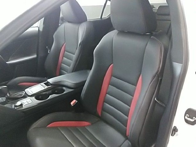 LEXUS IS 2022 Image 25