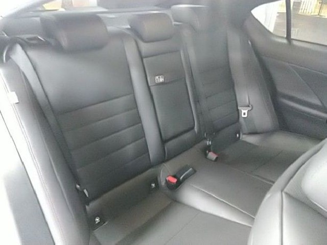 LEXUS IS 2022 Image 26