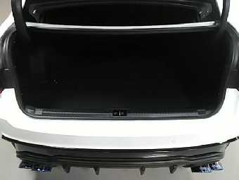 LEXUS IS 2022 Image 14