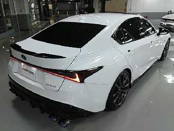 LEXUS IS 2022 Image 19