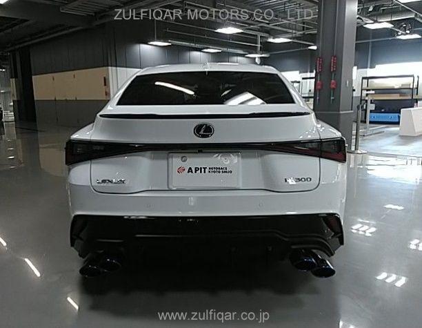 LEXUS IS 2022 Image 5