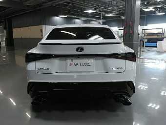 LEXUS IS 2022 Image 5