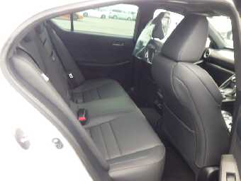 LEXUS IS 2022 Image 28