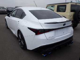 LEXUS IS 2022 Image 31
