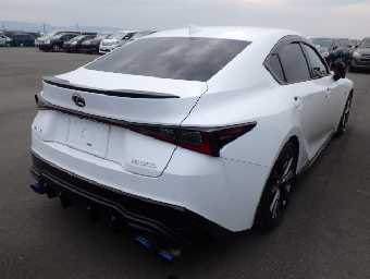 LEXUS IS 2022 Image 32
