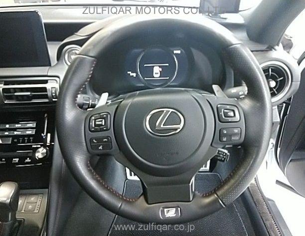 LEXUS IS 2022 Image 8