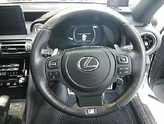 LEXUS IS 2022 Image 8