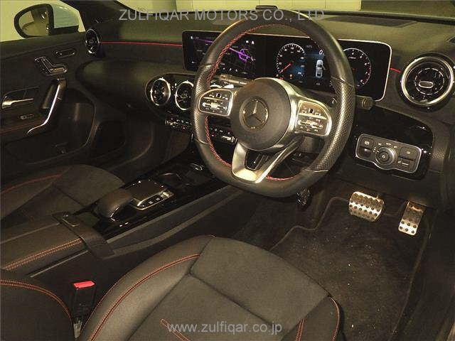 MERCEDES BENZ A CLASS 2020 Image 3