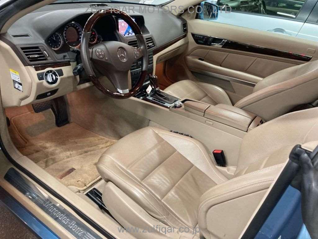 MERCEDES BENZ E CLASS 2010 Image 5