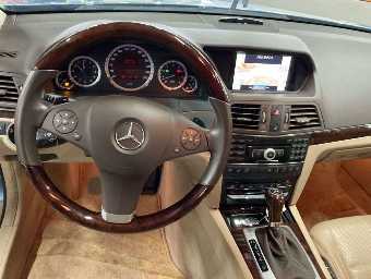 MERCEDES BENZ E CLASS 2010 Image 6