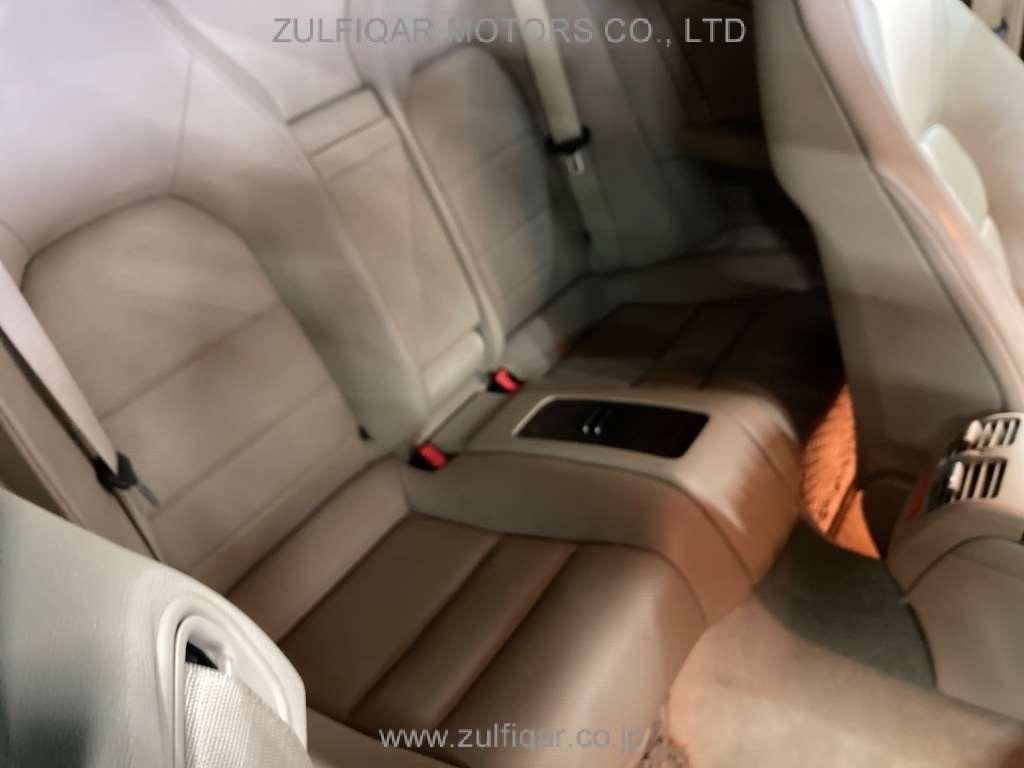 MERCEDES BENZ E CLASS 2010 Image 8