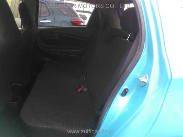 TOYOTA VITZ 2018 Image 9