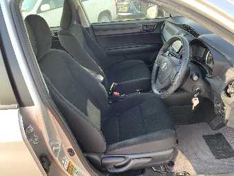 TOYOTA COROLLA AXIO 2018 Image 13