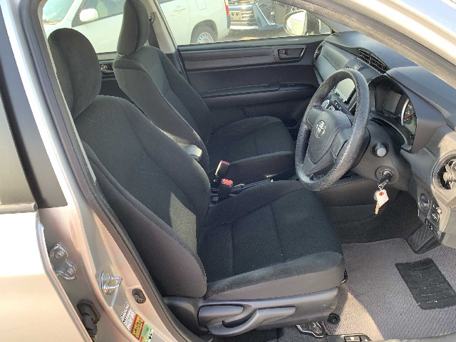 TOYOTA COROLLA AXIO 2018 Image 19