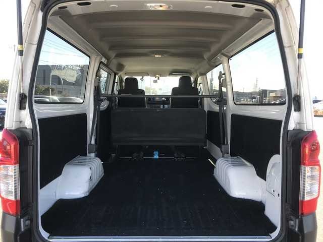 NISSAN NV350 CARAVAN 2018 Image 21